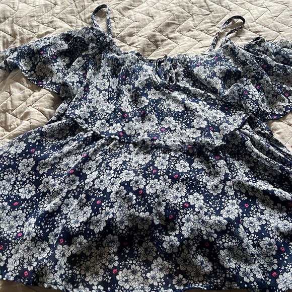 Torrid cold shoulder blouse - Picture 2 of 2